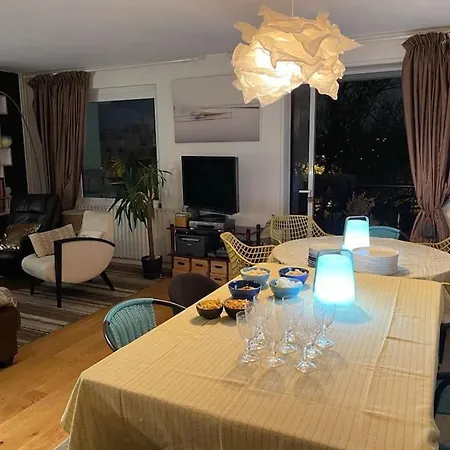 Appartement De 90 M2 A Massy *